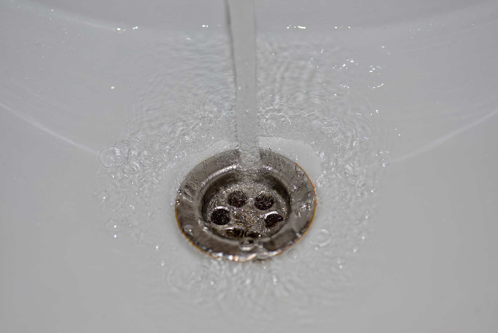 A2B Drains provides services to unblock blocked sinks and drains for properties in Salisbury.